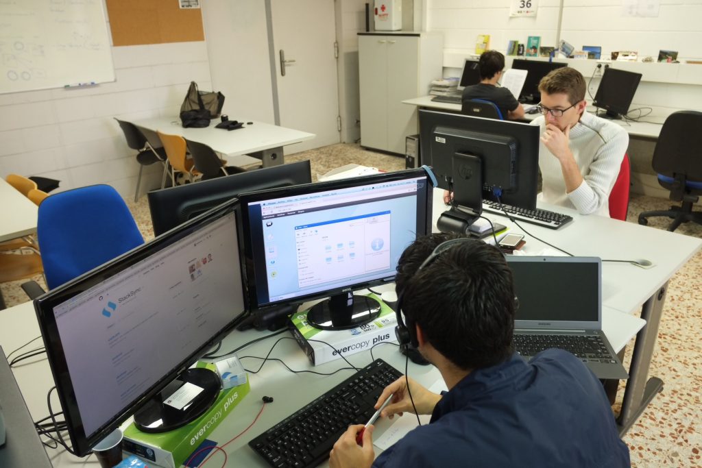 El resultat del treball és StackSync, l'aplicació que recull el coneixement fruit del projecte CloudSpaces.