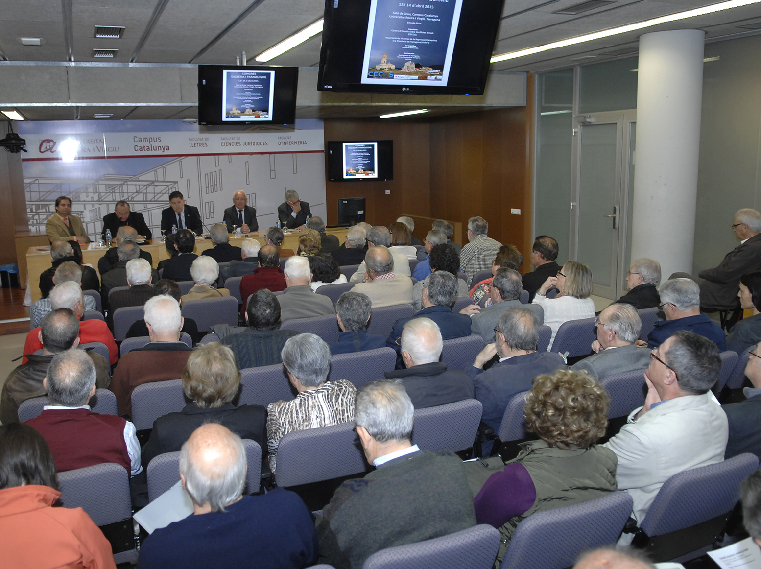 L'acte inaugural presidit pel rector de la URV, Josep Anton Ferré, l'arquebisbe de Tarragona, Jaume Pujol, el director del CECOS, Josep Sánchez Cervelló, el president del Memorial Democràtic, Jordi Palou i el representant de l'Ajuntament de Tarragona, Francisco Zapater, conseller de Relacions Ciutadanes i Universitat.