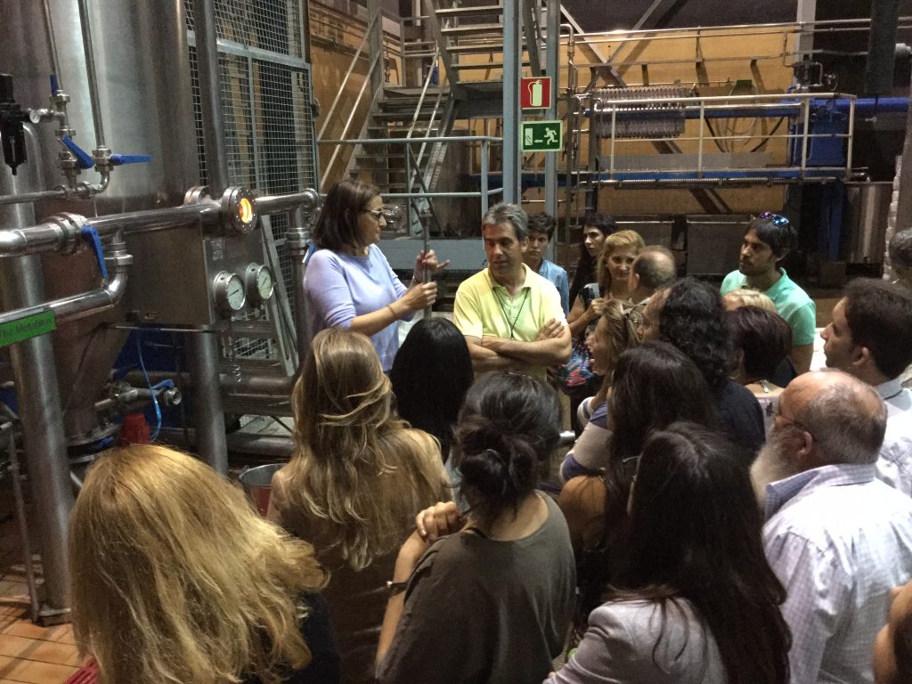 Els assistents van fer dues sessions de visites a cellers del Priorat i del Penedès-